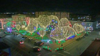 Weather camera view of Walton�s 5 & 10.