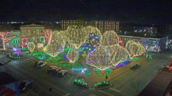 Weather camera view of Walton�s 5 & 10.