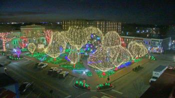 Weather camera view of Walton�s 5 & 10.