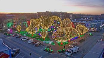 Weather camera view of Walton�s 5 & 10.