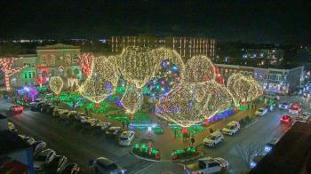 Weather camera view of Walton�s 5 & 10.