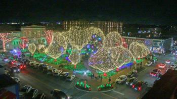 Weather camera view of Walton�s 5 & 10.