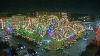 Weather camera view of Walton�s 5 & 10.