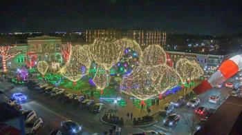 Weather camera view of Walton�s 5 & 10.