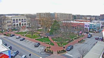 Weather camera view of Walton�s 5 & 10.