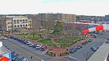 Weather camera view of Walton�s 5 & 10.