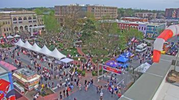 Weather camera view of Walton�s 5 & 10.