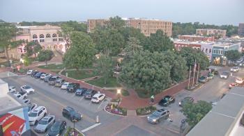 Weather camera view of Walton�s 5 & 10.