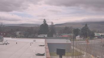 Weather camera view of Bridgeport High School.