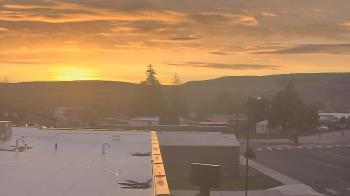 Weather camera view of Bridgeport High School.