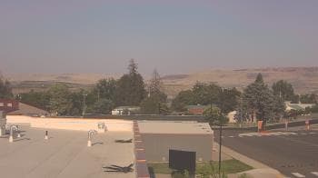 Weather camera view of Bridgeport High School.