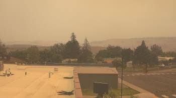 Weather camera view of Bridgeport High School.