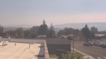 Weather camera view of Bridgeport High School.