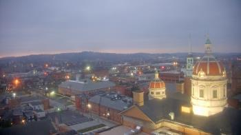 Weather camera view of The Yorktowne Hotel.