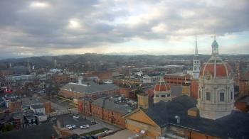 Weather camera view of The Yorktowne Hotel.