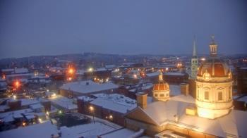 Weather camera view of The Yorktowne Hotel.