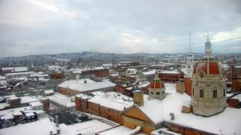 Weather camera view of The Yorktowne Hotel.