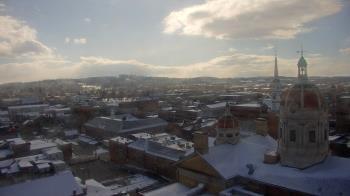 Weather camera view of The Yorktowne Hotel.