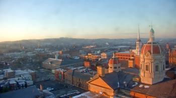 Weather camera view of The Yorktowne Hotel.