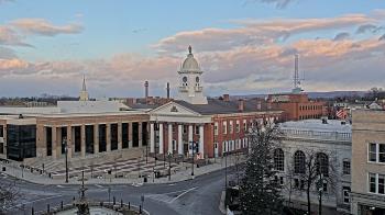 Weather camera view of Franklin County 11-30 Visitors Center.