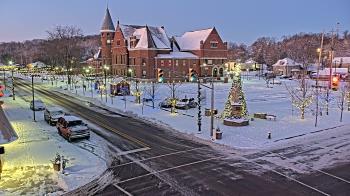 Weather camera view of City of Connersville.