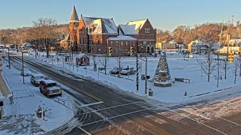 Weather camera view of City of Connersville.