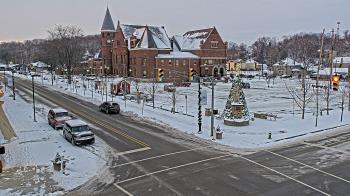 Weather camera view of City of Connersville.