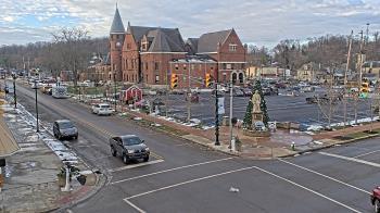 Weather camera view of City of Connersville.