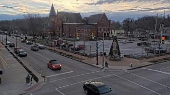 Weather camera view of City of Connersville.