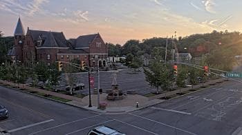 Weather camera view of City of Connersville.