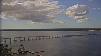 Weather camera view of Edison Grand tower 350 ft elev..