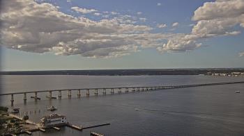 Weather camera view of Edison Grand tower 350 ft elev..