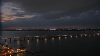 Weather camera view of Edison Grand tower 350 ft elev..