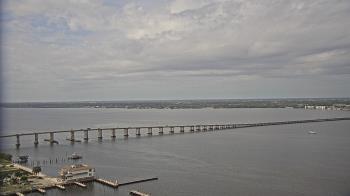 Weather camera view of Edison Grand tower 350 ft elev..