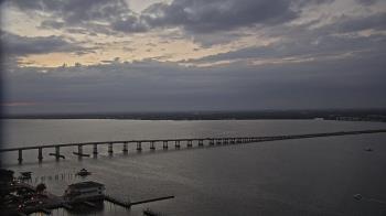 Weather camera view of Edison Grand tower 350 ft elev..