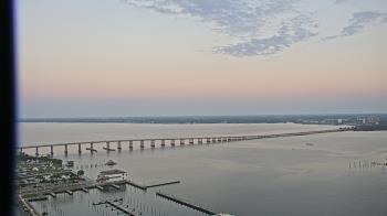 Weather camera view of Edison Grand tower 350 ft elev..