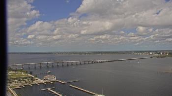 Weather camera view of Edison Grand tower 350 ft elev..