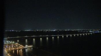 Weather camera view of Edison Grand tower 350 ft elev..