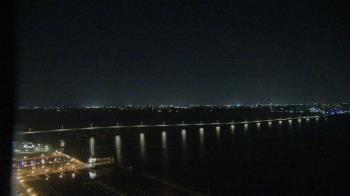 Weather camera view of Edison Grand tower 350 ft elev..