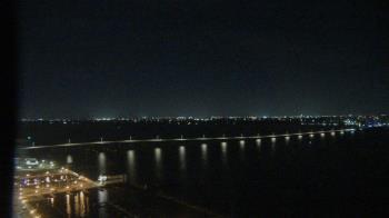 Weather camera view of Edison Grand tower 350 ft elev..