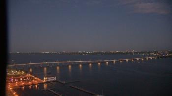 Weather camera view of Edison Grand tower 350 ft elev..