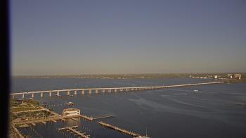 Weather camera view of Edison Grand tower 350 ft elev..