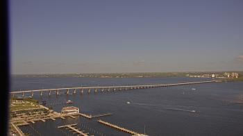 Weather camera view of Edison Grand tower 350 ft elev..