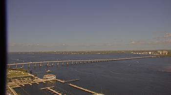 Weather camera view of Edison Grand tower 350 ft elev..