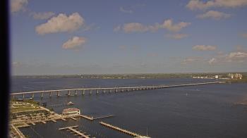 Weather camera view of Edison Grand tower 350 ft elev..