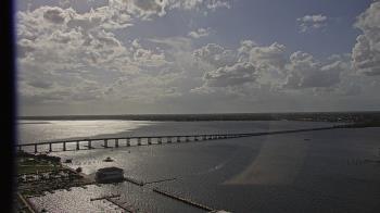 Weather camera view of Edison Grand tower 350 ft elev..