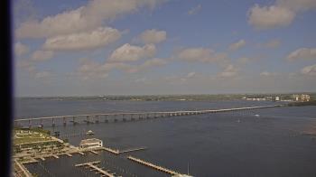 Weather camera view of Edison Grand tower 350 ft elev..