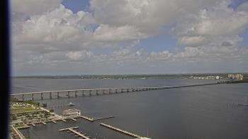 Weather camera view of Edison Grand tower 350 ft elev..