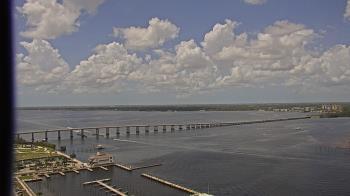 Weather camera view of Edison Grand tower 350 ft elev..