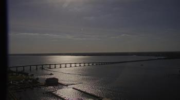 Weather camera view of Edison Grand tower 350 ft elev..